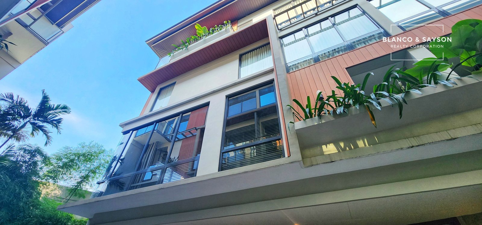 Warm & Elegant Townhome